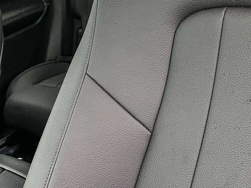 Used 2025 Mercedes-Benz GLB 250 4MATIC image 25