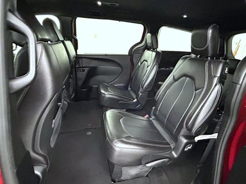 Used 2025 Chrysler Pacifica Select FWD image 20