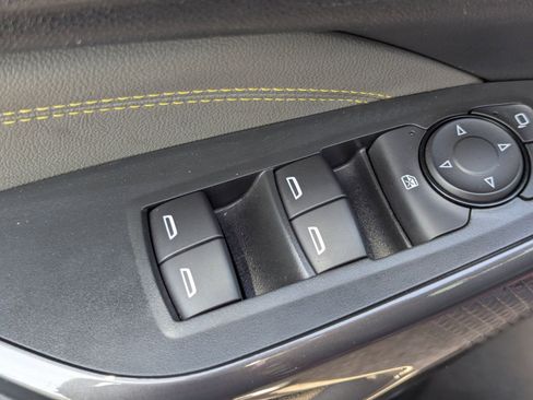 Used 2024 Chevrolet Trax ACTIV w/ Sunroof Package image 17