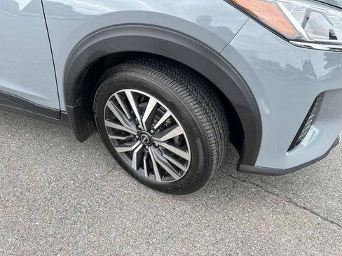Used 2023 Nissan Kicks SV FWD image 8