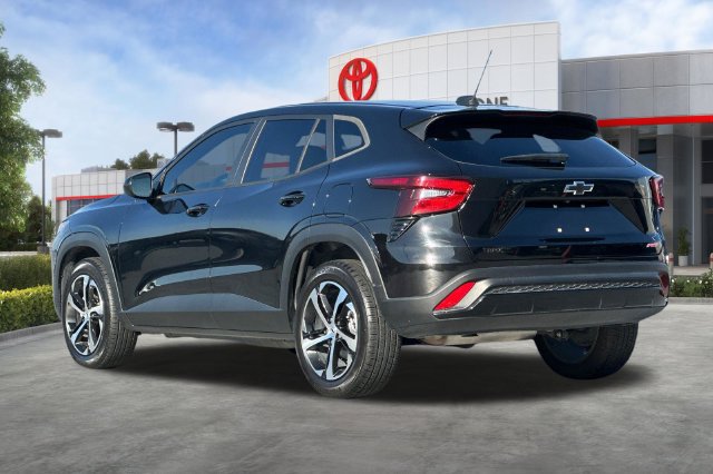 Used 2024 Chevrolet Trax RS w/ Driver Confidence Package FWD image 6
