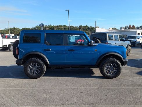 New 2025 Ford Bronco Badlands image 4