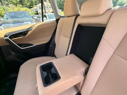 Used 2019 Toyota RAV4 LE FWD image 60