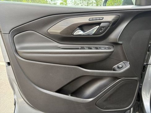 Used 2021 GMC Terrain SLT image 11