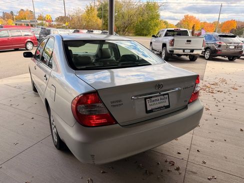 Used 2004 Toyota Camry LE image 5