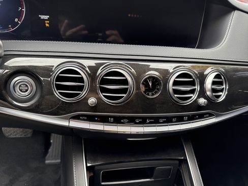 Used 2019 Mercedes-Benz S 560 Sedan image 28