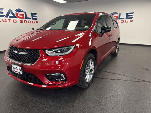 New 2026 Chrysler Pacifica Select image 6