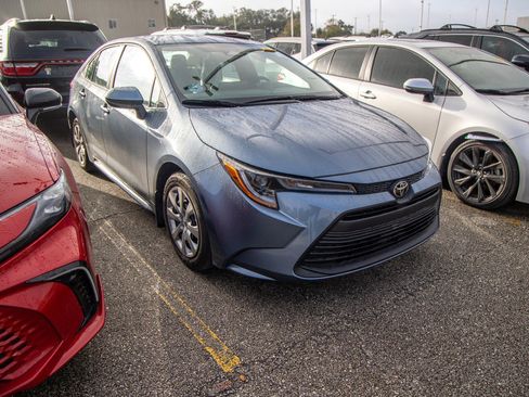 Used 2025 Toyota Corolla LE image 6