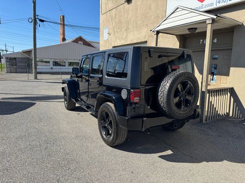 Used 2011 Jeep Wrangler Unlimited Sport image 7
