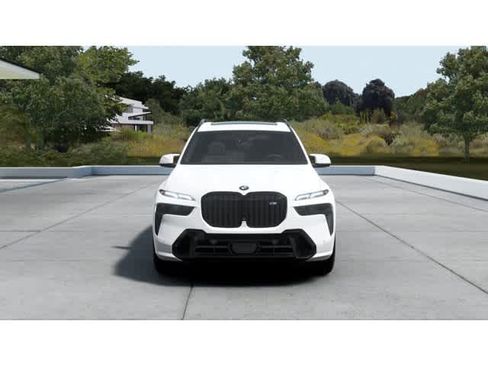 New 2026 BMW X7 M60i image 3