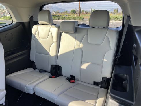 Used 2021 Kia Telluride S image 25