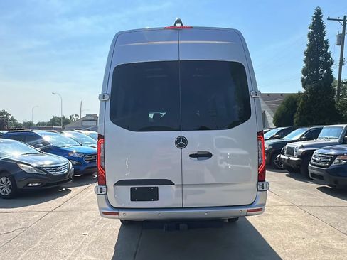 Used 2023 Mercedes-Benz Sprinter 3500 w/ Parking Package image 7