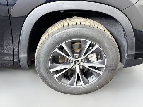 Used 2018 Toyota Highlander LE image 31