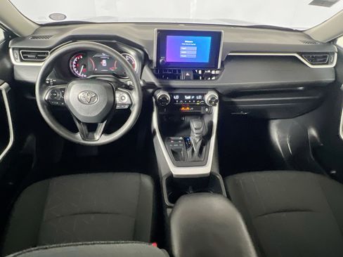Used 2025 Toyota RAV4 XLE image 30