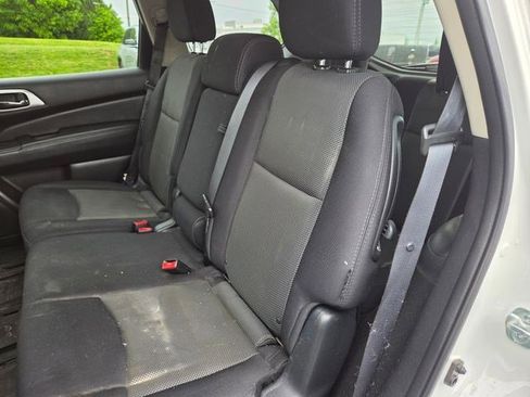 Used 2018 Nissan Pathfinder SV AWD/4WD image 11