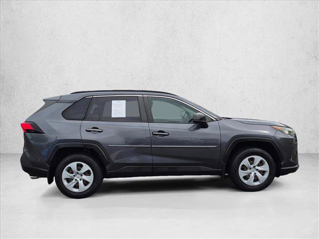 Used 2019 Toyota RAV4 LE FWD image 4
