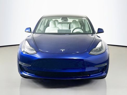 Used 2021 Tesla Model 3 Standard Range Plus image 2