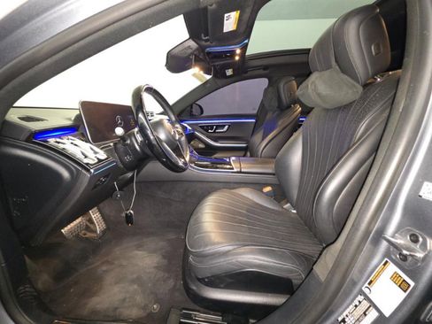 Used 2022 Mercedes-Benz S 500 4MATIC w/ AMG Line Package image 4