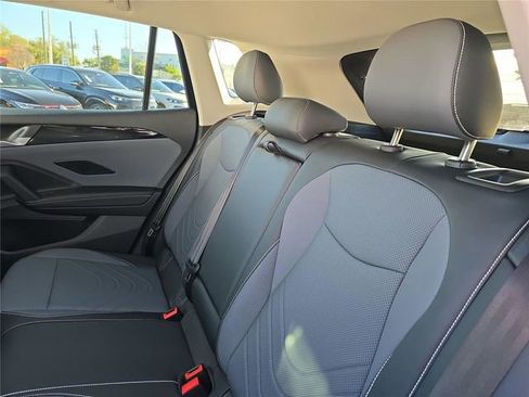 New 2026 Volkswagen Tiguan SE image 10