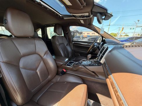 Used 2016 Porsche Cayenne AWD/4WD image 32