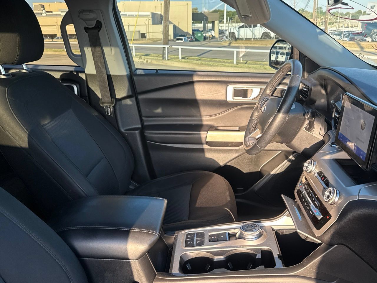 Used 2022 Ford Explorer XLT RWD image 27