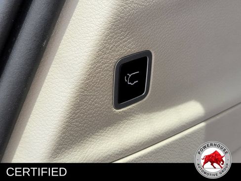 Used 2022 Chrysler Pacifica Touring-L FWD image 14