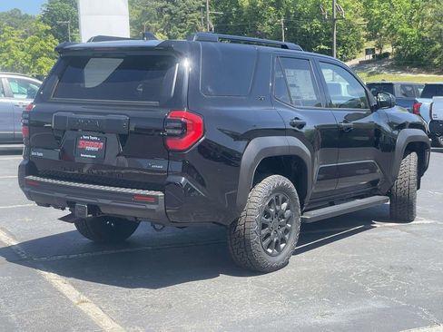 New 2026 Toyota 4Runner SR5 image 3