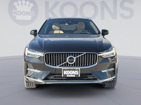 Certified 2023 Volvo XC60 B5 Ultimate w/ Climate Package image 11