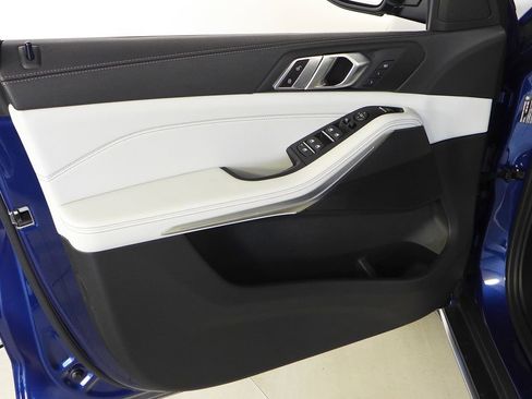 Used 2023 BMW X5 sDrive40i w/ Parking Assistance Package image 11