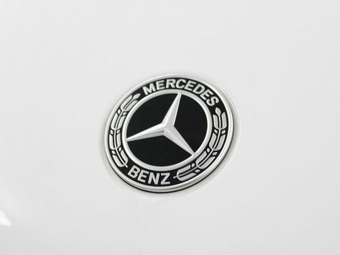 Used 2025 Mercedes-Benz GLC 300 4MATIC image 38