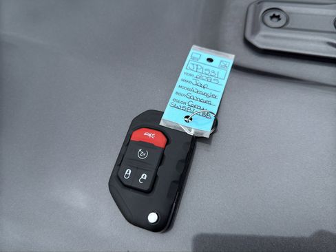 Used 2025 Jeep Wrangler Sahara w/ Safety Group AWD/4WD image 12