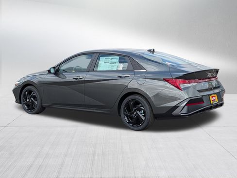 New 2026 Hyundai Elantra SEL Sport FWD image 3