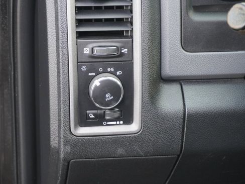 Used 2018 RAM 1500 Express w/ Black Ram 1500 Express Group image 11