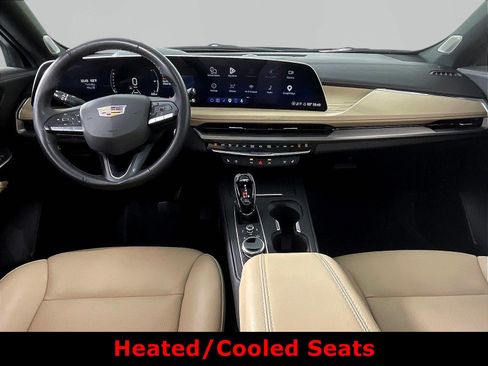 Used 2025 Cadillac XT4 Premium Luxury w/ Technology Package AWD/4WD image 7