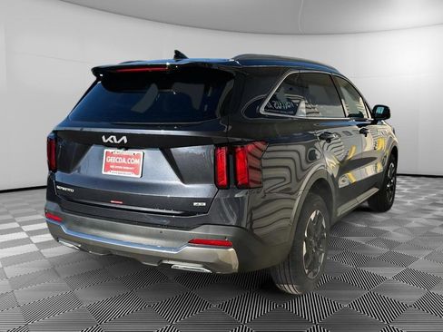 Certified 2025 Kia Sorento S w/ Panoramic Sunroof Package AWD/4WD image 5
