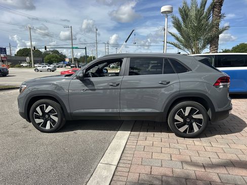 New 2026 Volkswagen Atlas Cross Sport SE FWD image 9