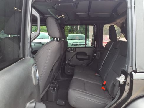 Used 2022 Jeep Wrangler Unlimited Sport AWD/4WD image 23