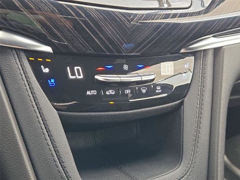 Used 2024 Cadillac XT6 Premium Luxury w/ LPO, Floor Liner Package AWD/4WD image 21