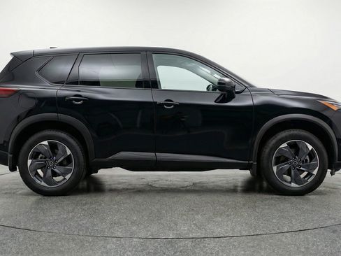 Used 2025 Nissan Rogue SV image 11