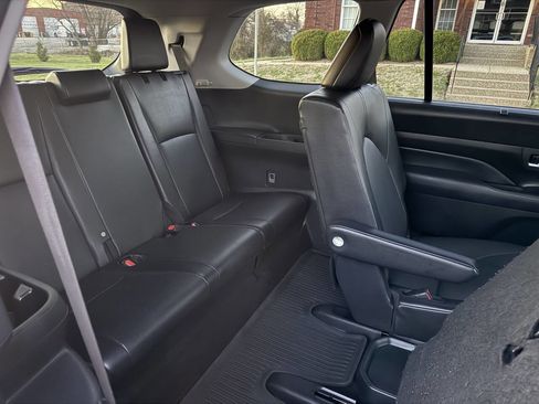 Used 2024 Toyota Grand Highlander AWD image 20