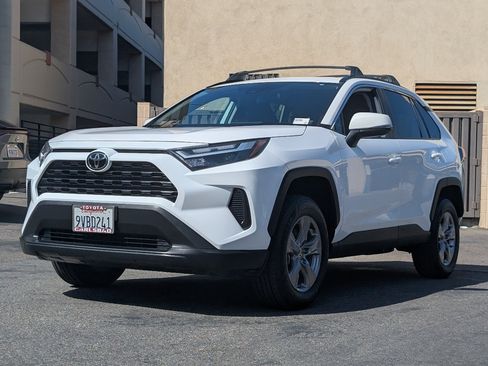 Used 2025 Toyota RAV4 XLE FWD image 11