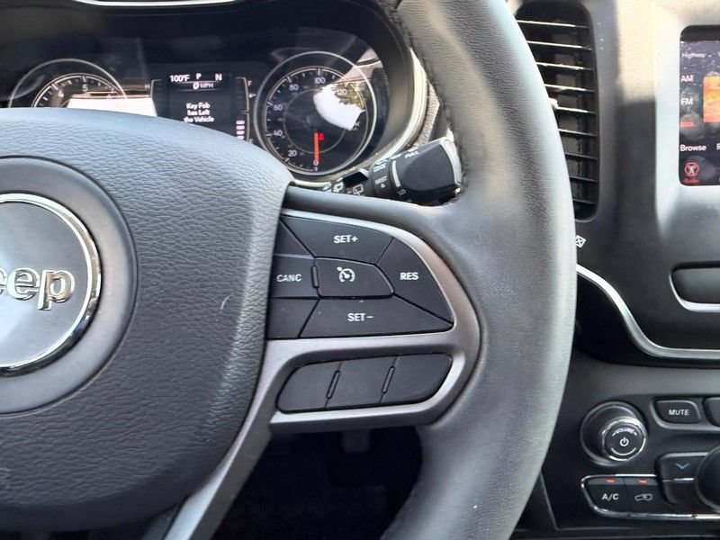 Used 2020 Jeep Cherokee Latitude Plus AWD/4WD image 11