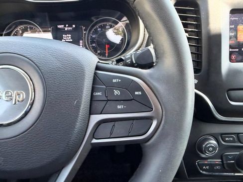 Used 2020 Jeep Cherokee Latitude Plus AWD/4WD image 11