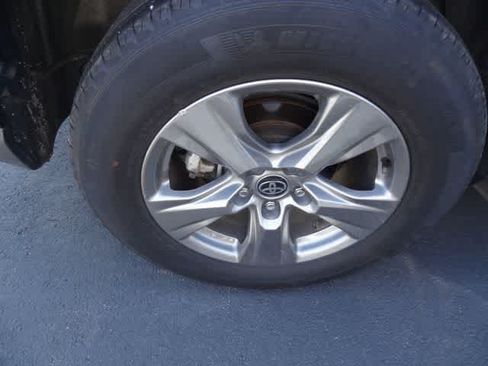 Used 2024 Toyota RAV4 XLE FWD image 10