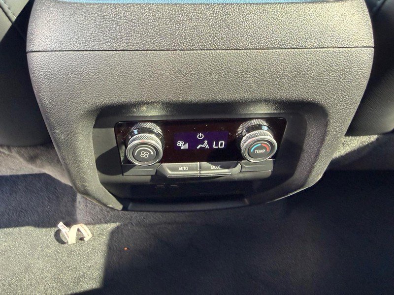 Used 2025 Buick Enclave Preferred AWD/4WD image 11