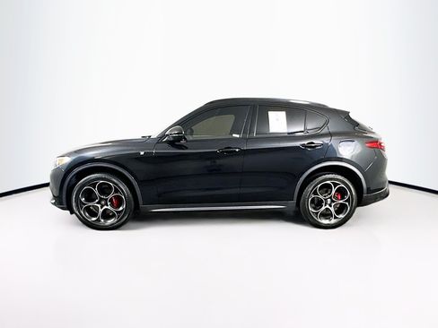 Used 2023 Alfa Romeo Stelvio Ti AWD/4WD image 4