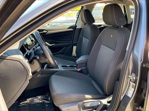 Certified 2024 Volkswagen Jetta S image 9