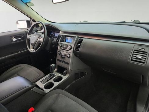 Used 2019 Ford Flex SE FWD image 21