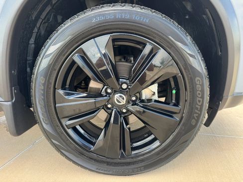 Used 2021 Nissan Rogue SL FWD image 18
