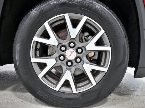 Used 2020 GMC Acadia SLE FWD image 36